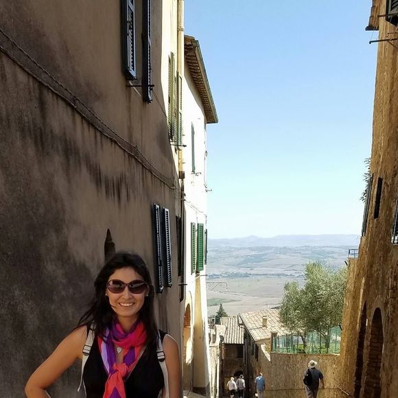 Meet your Posher, Evelyn - Picture 1 of 1